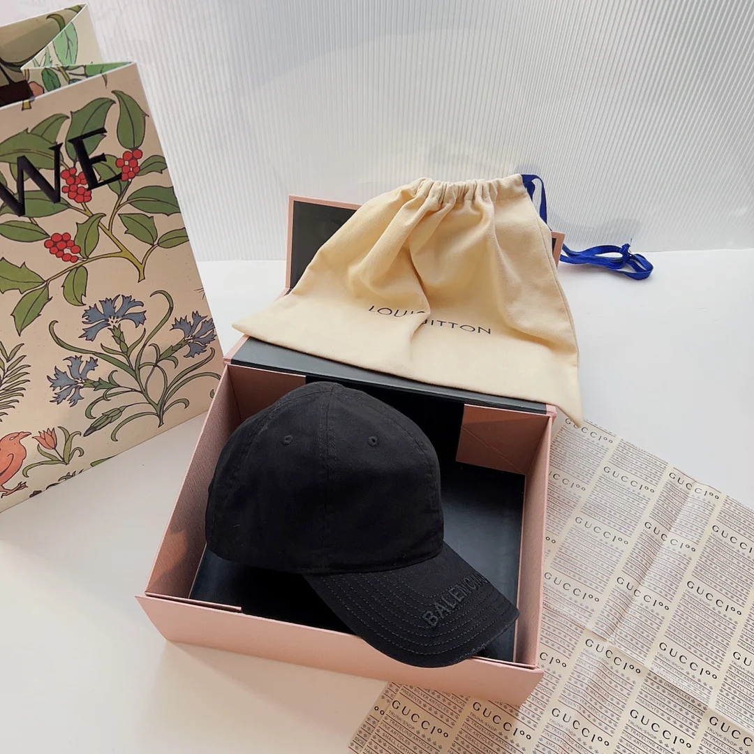 Бейсболка Balenciaga