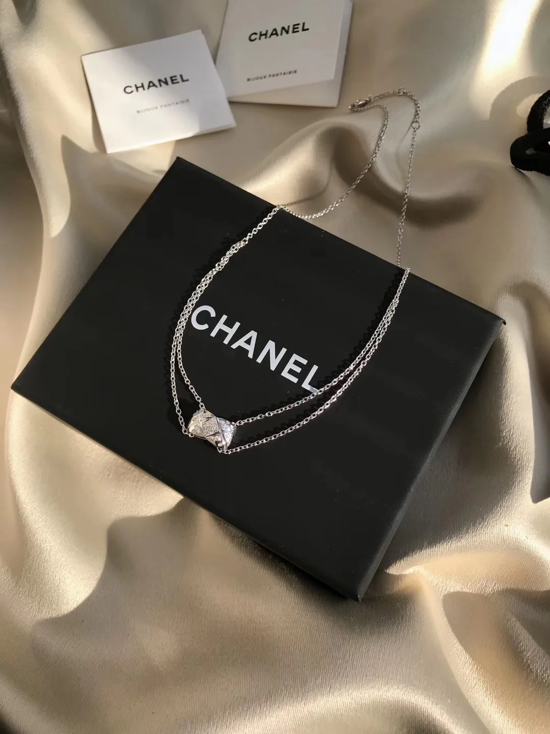 Колье Chanel 570