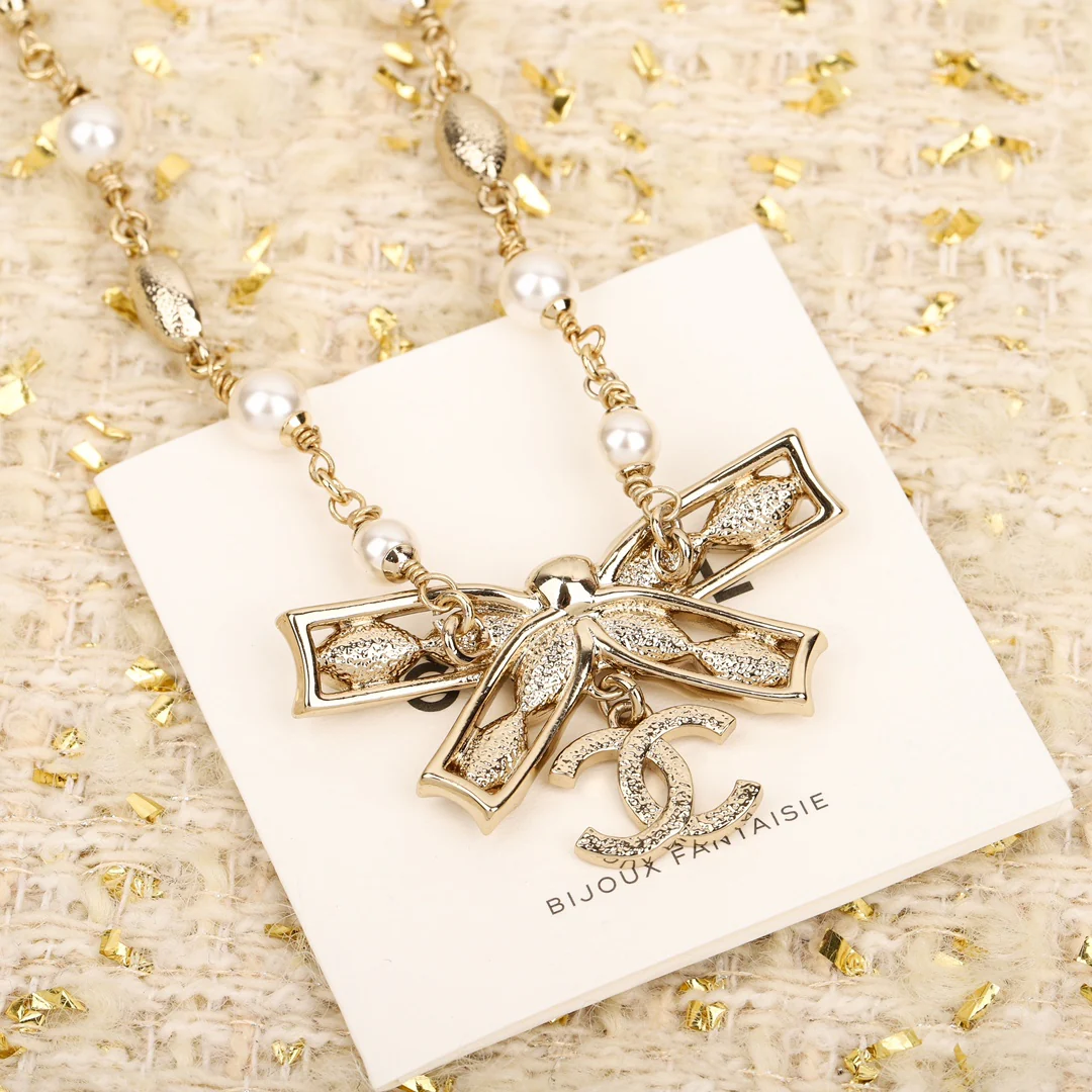 Chanel - Колье 610