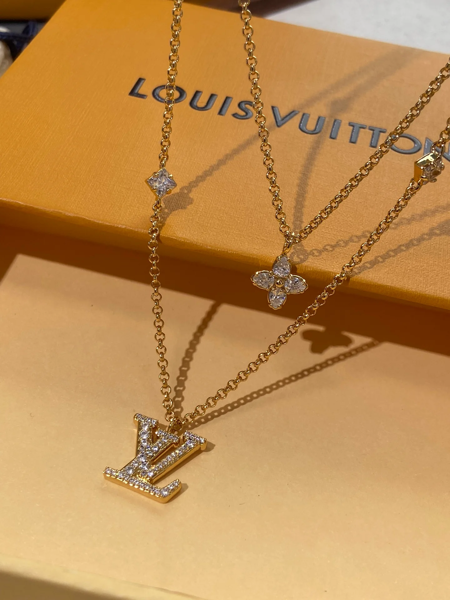 LV-Ожерелье 074