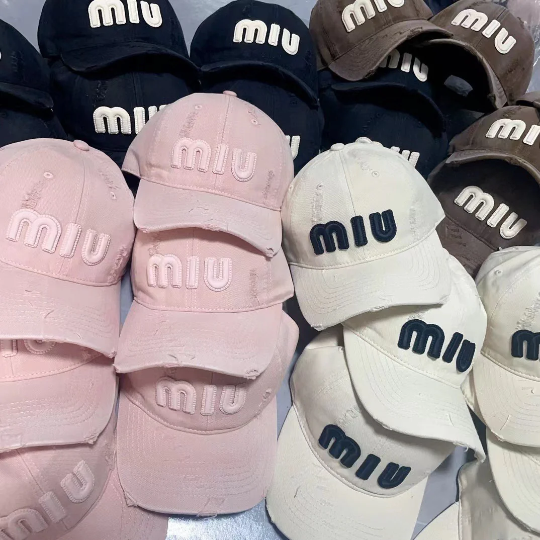 Miu Miu - Рваная бейсболка с вышитыми буквами