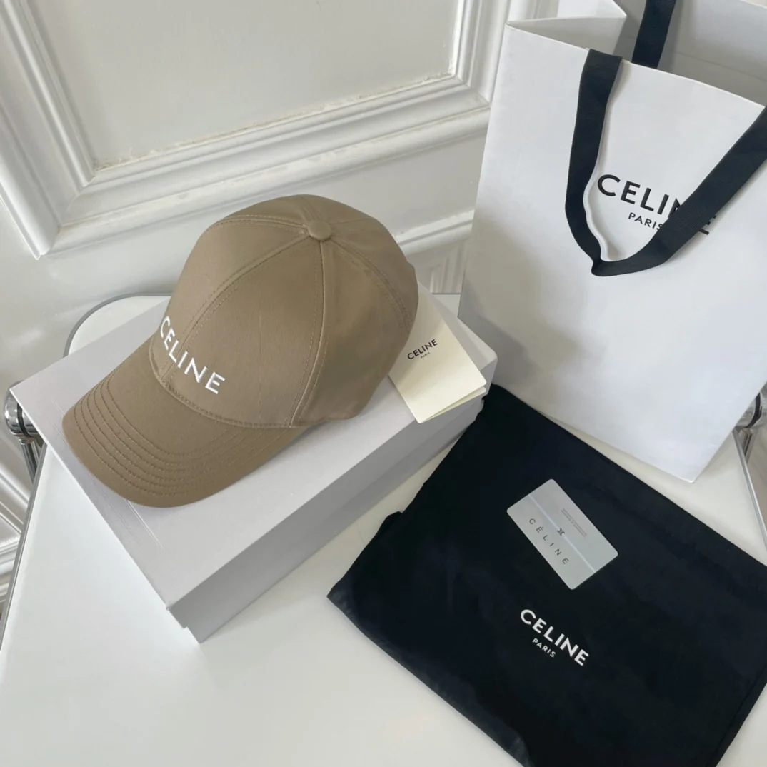 Классическая бейсболка Celine