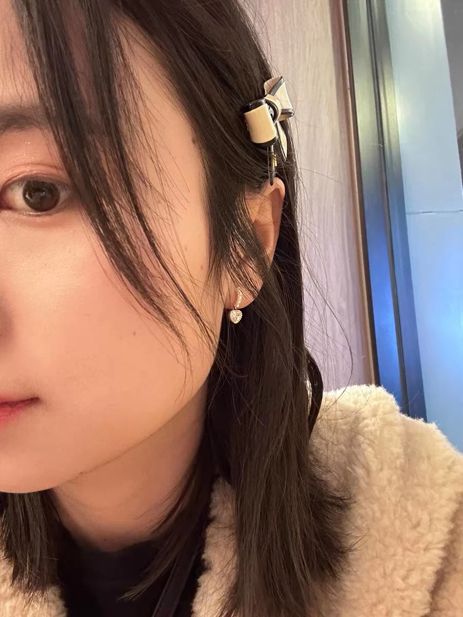 Заколка для волос Chanel 009