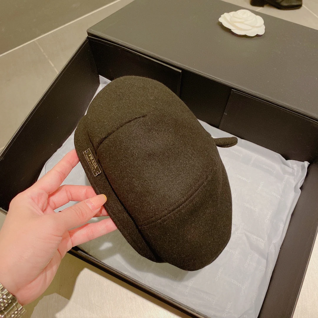 Шерстяной берет Prada - черный - 1