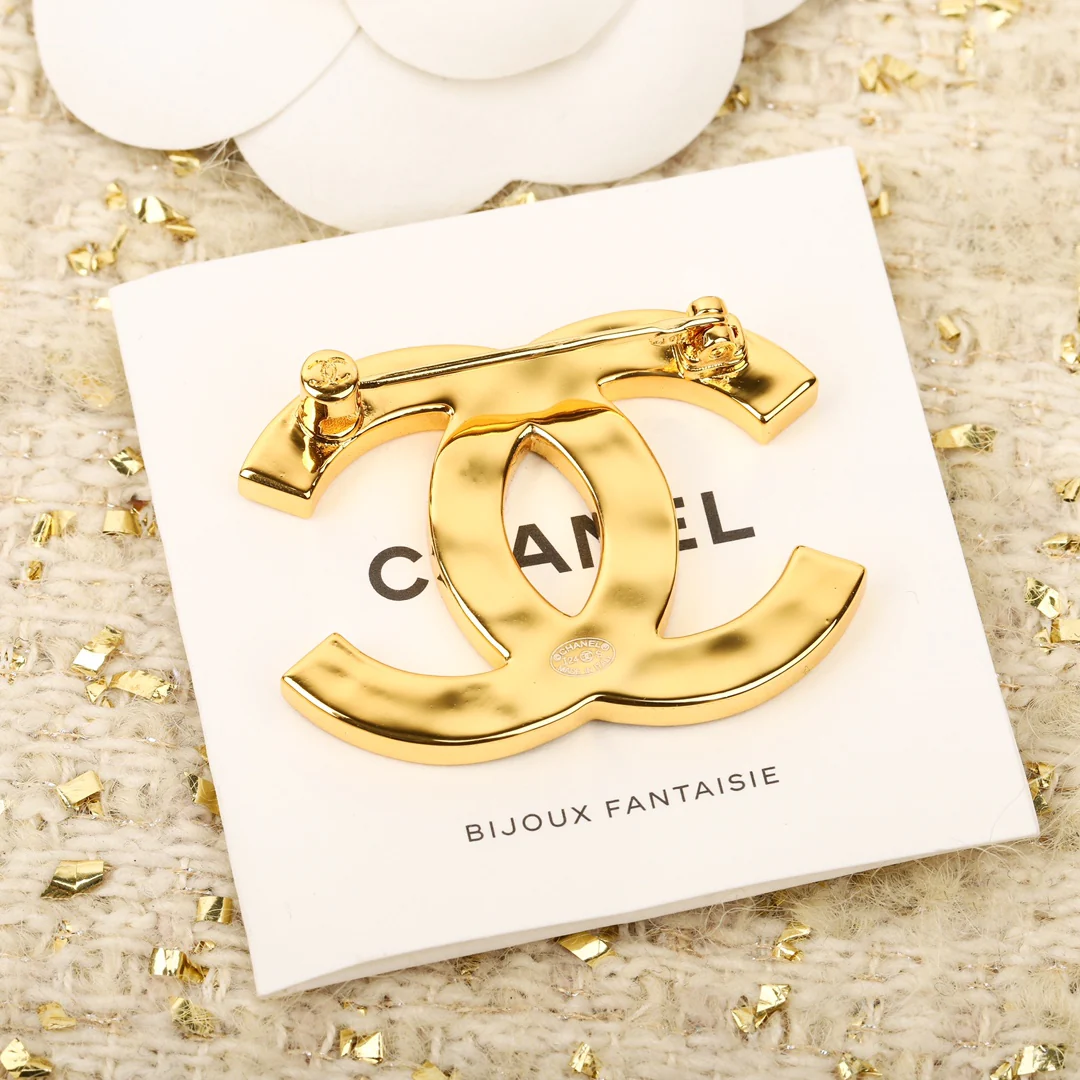 Брошь Chanel 154