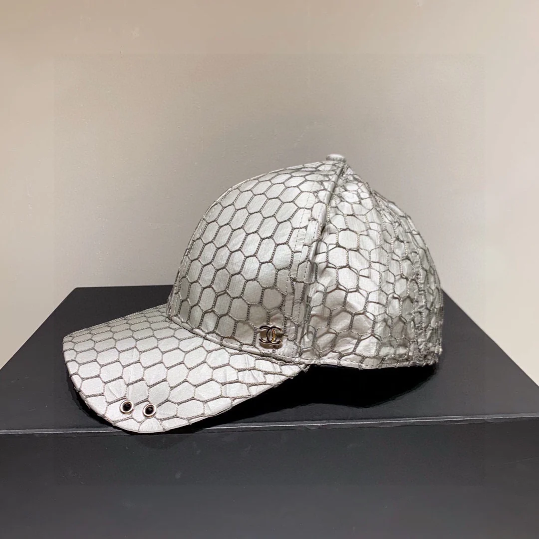 Бейсболка Chanel - унисекс