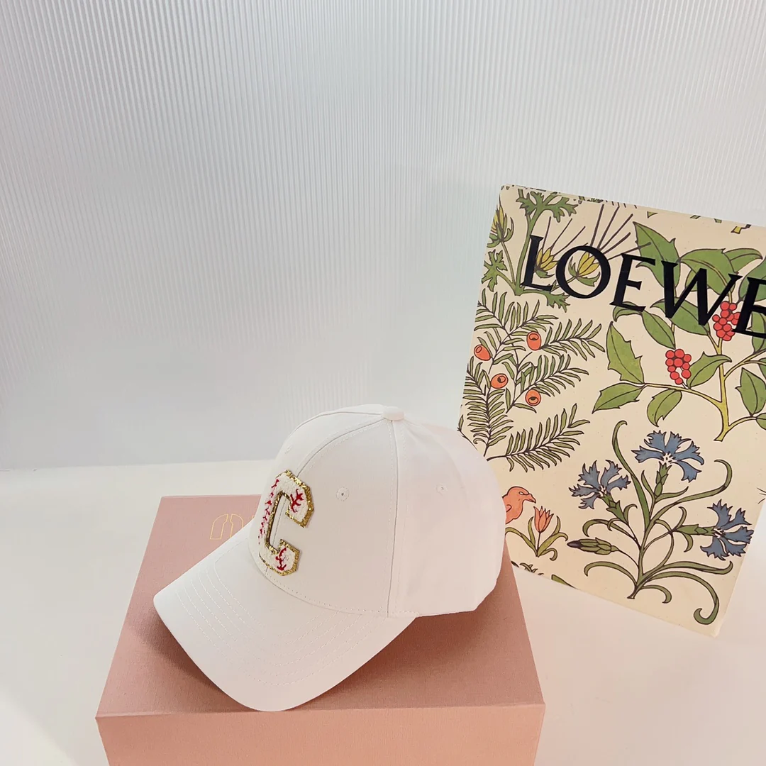 Бейсболка Celine - белая