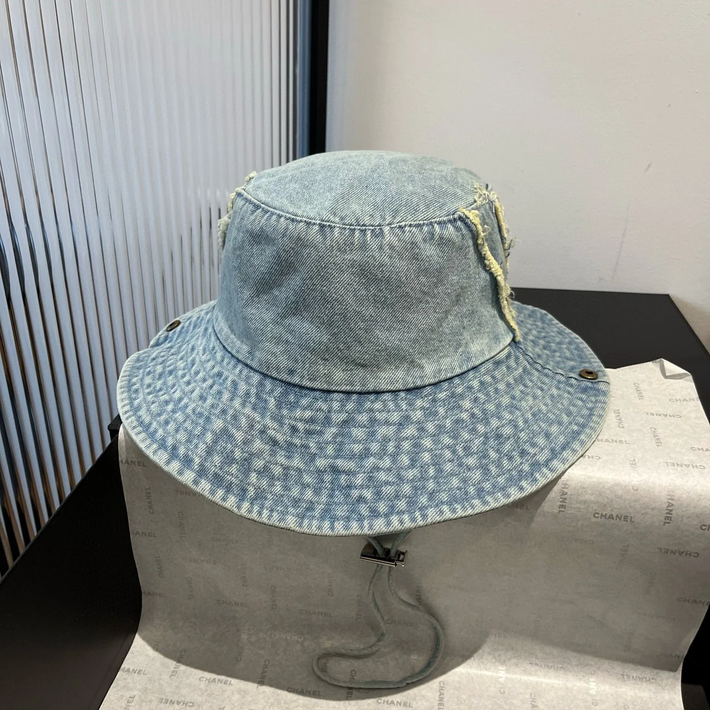 LV - Джинсовая рыбацкая шляпа - выстиранная