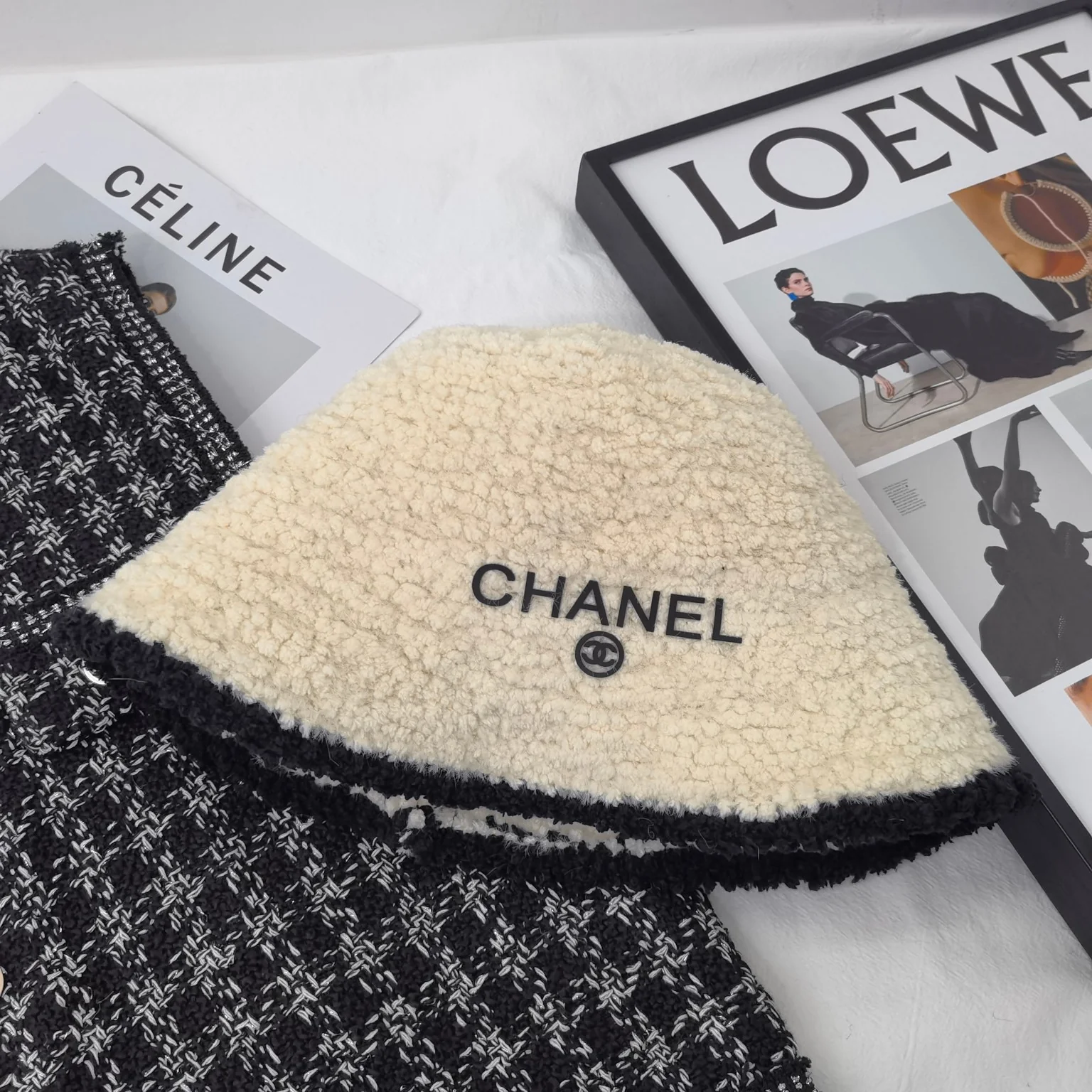 Chanel - Рыбацкая шляпа из овечьей шерсти - 1