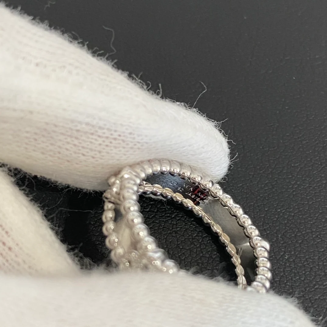 Ван Век - Кольцо 076