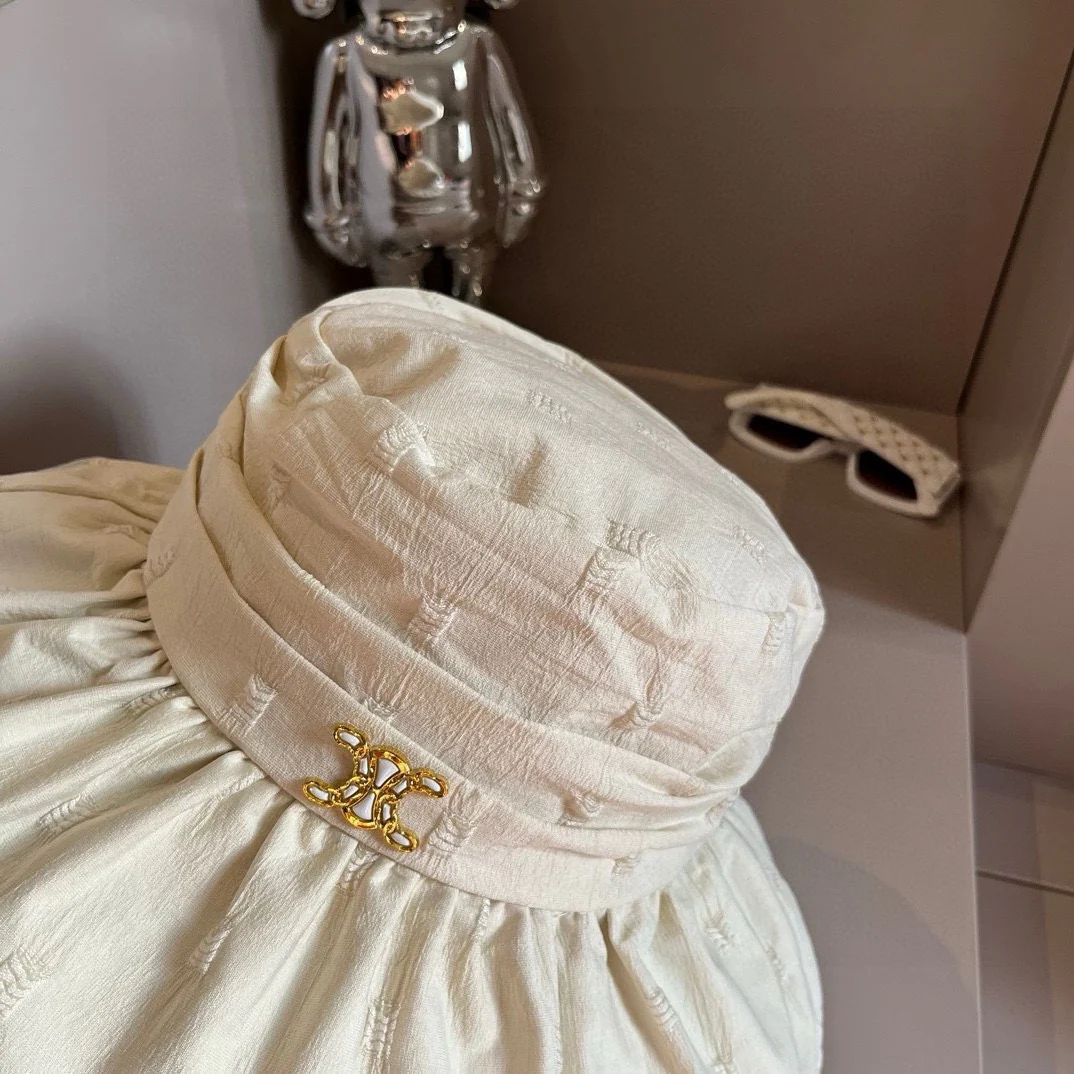 Celine - Солнцезащитная шляпа с оборками - Белая