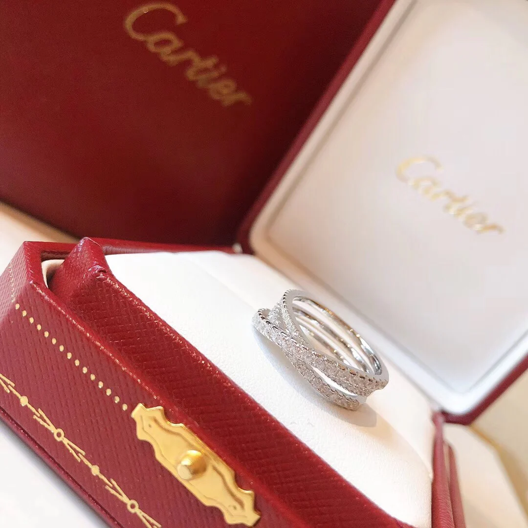 Кольцо Cartier ?Узкий крест? — белое золото — три ряда бриллиантов