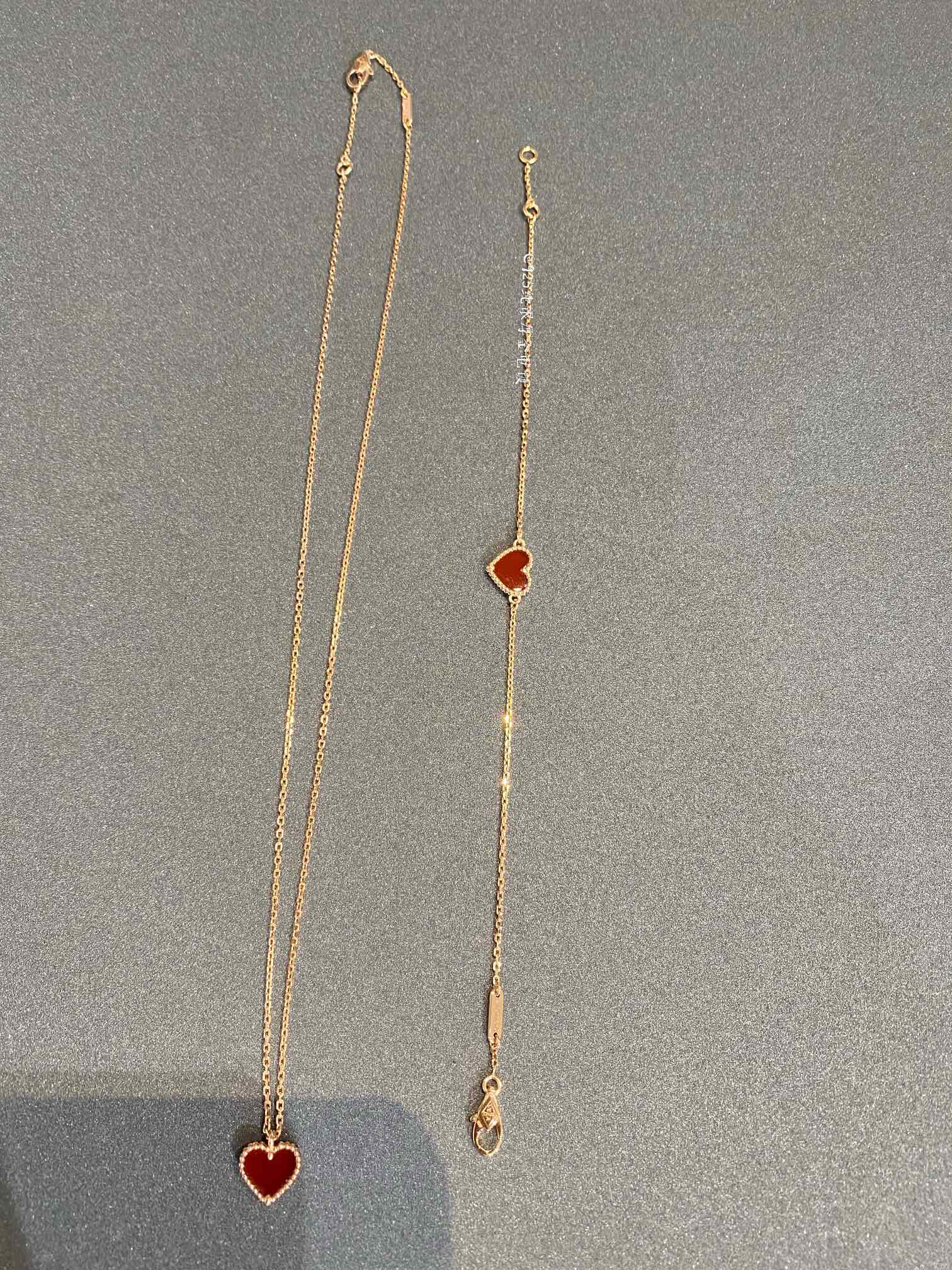 Van Vuitton - Колье 105