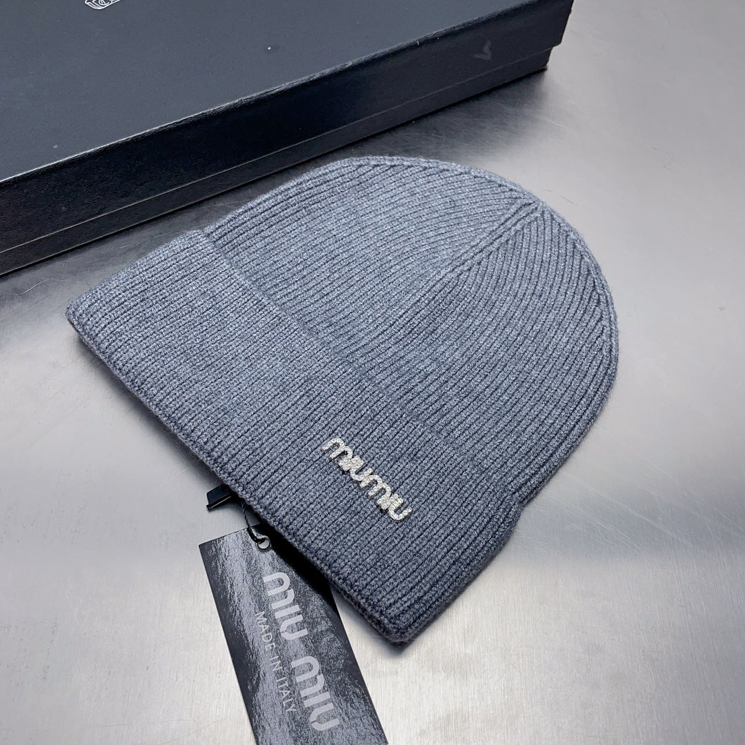 Вязаная шапка Miu Miu