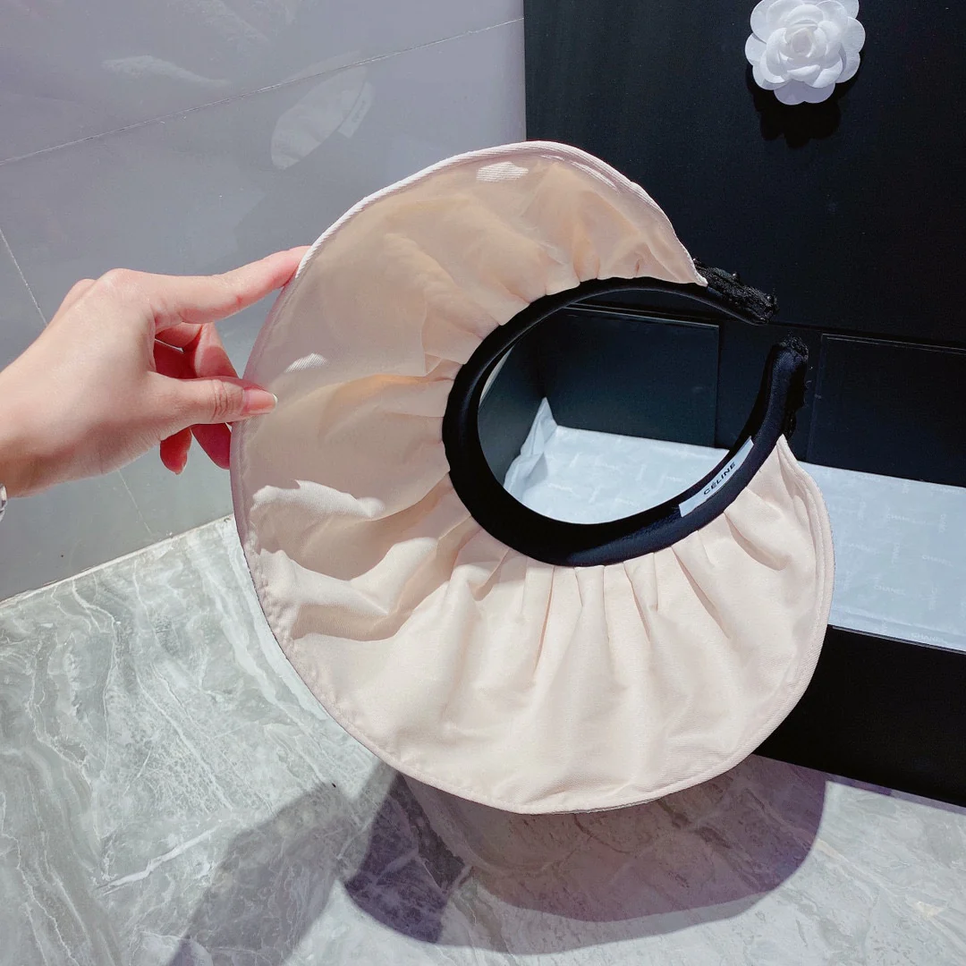 Celine - Солнцезащитная шляпа в придверном стиле с жемчужным принтом