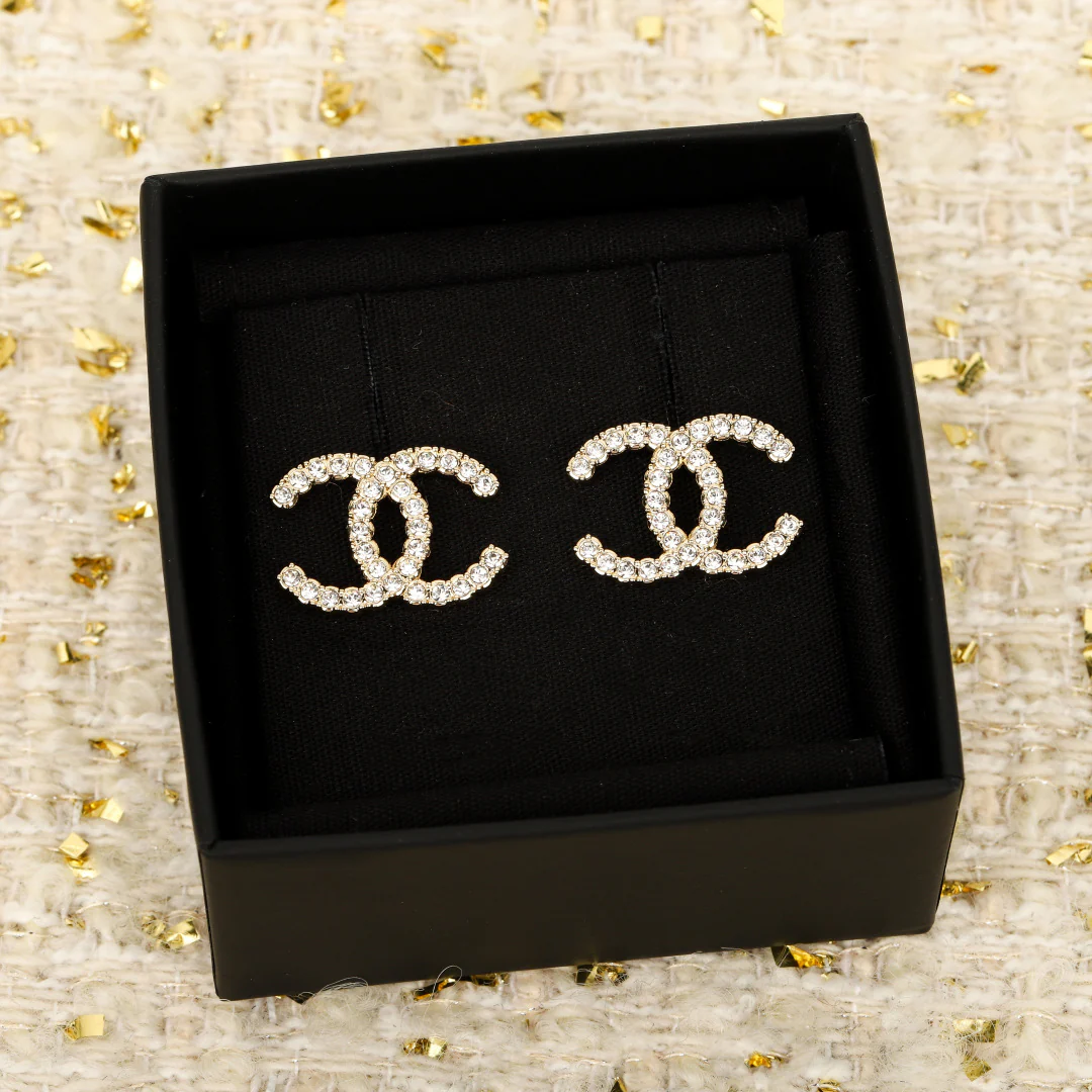 Chanel - Серьги с двойным бриллиантом C, 25 пенсов