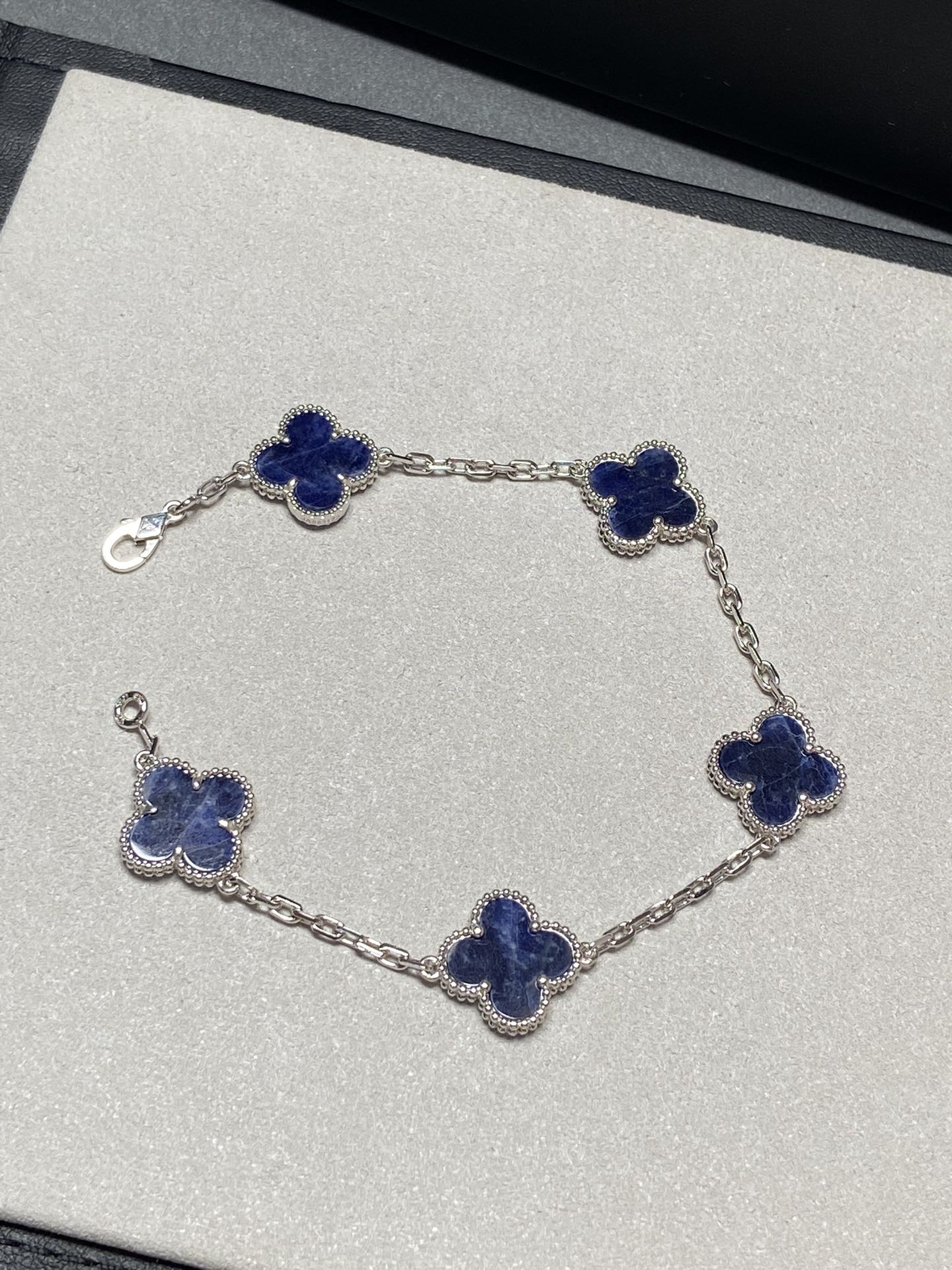 Van Vek - Браслет 024