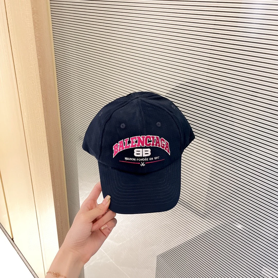 Новинка Balenciaga 2022 года - Бейсболка (такая же, как в бутике) - 1 шт.