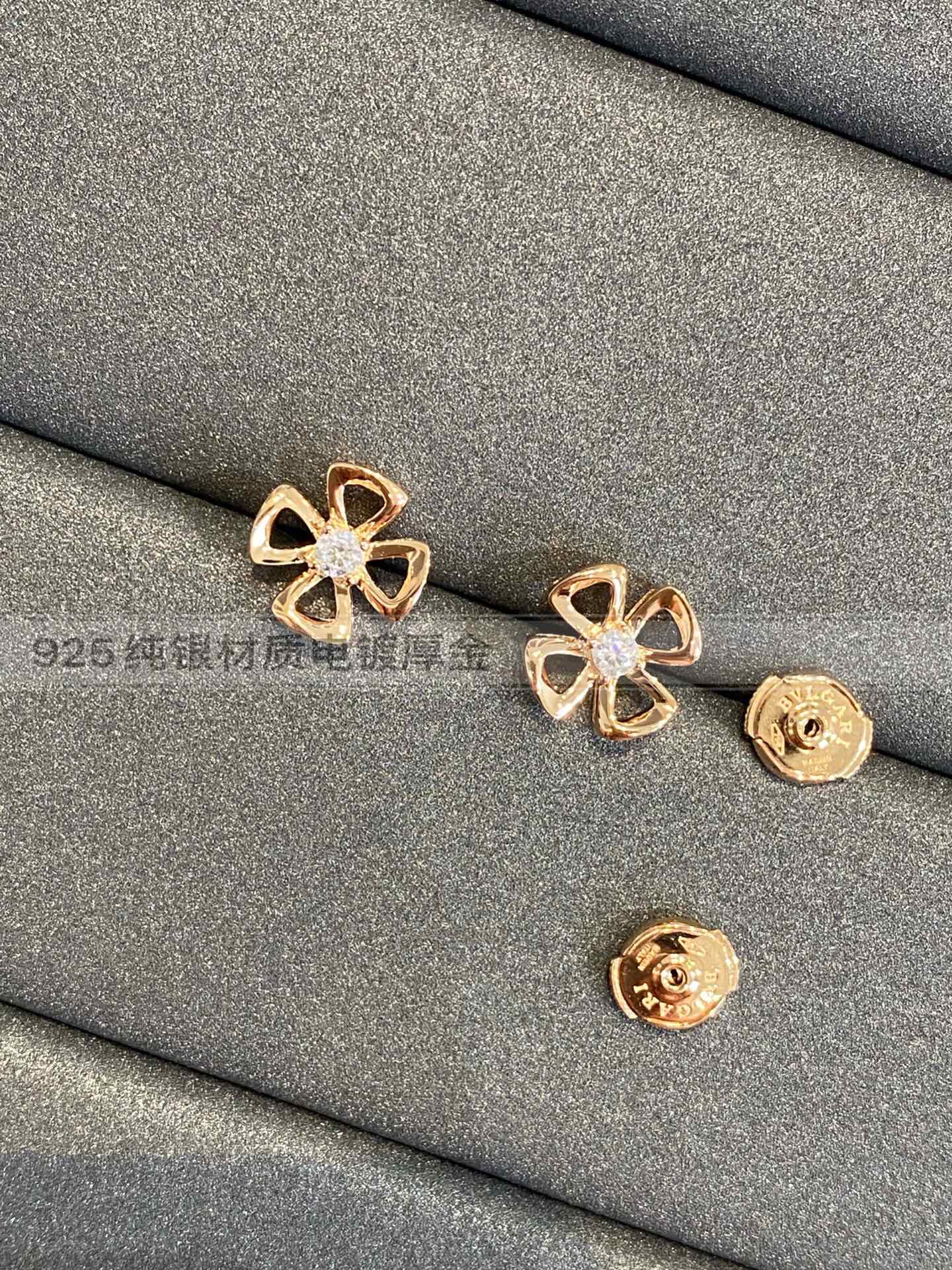 Серьги и колье Bvlgari