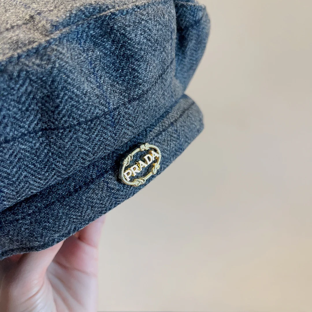 Prada - Ретро клетчатый берет сезона осень/зима - серый