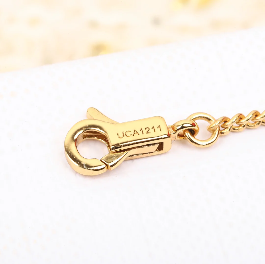 Celine - Колье 051