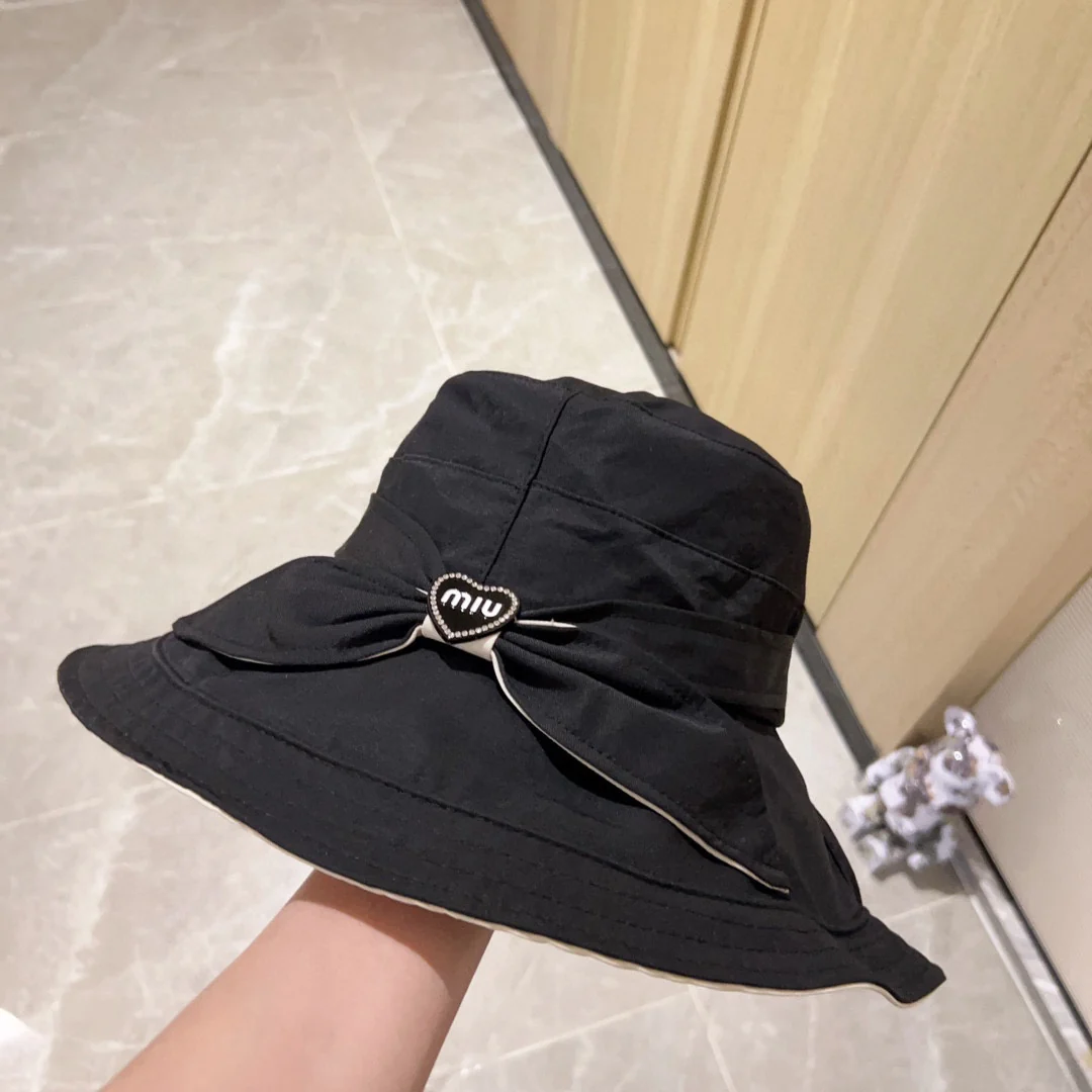 Новинка весны/лета 2023 года от Miu Miu — Широкополая рыбацкая шляпа с бантом — Черная