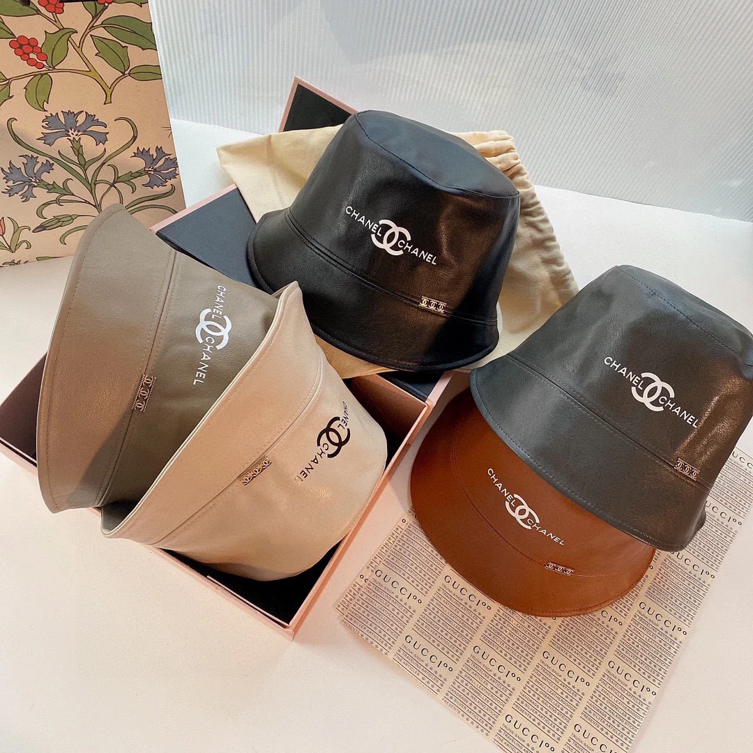 Chanel - Кожаная рыбацкая шляпа