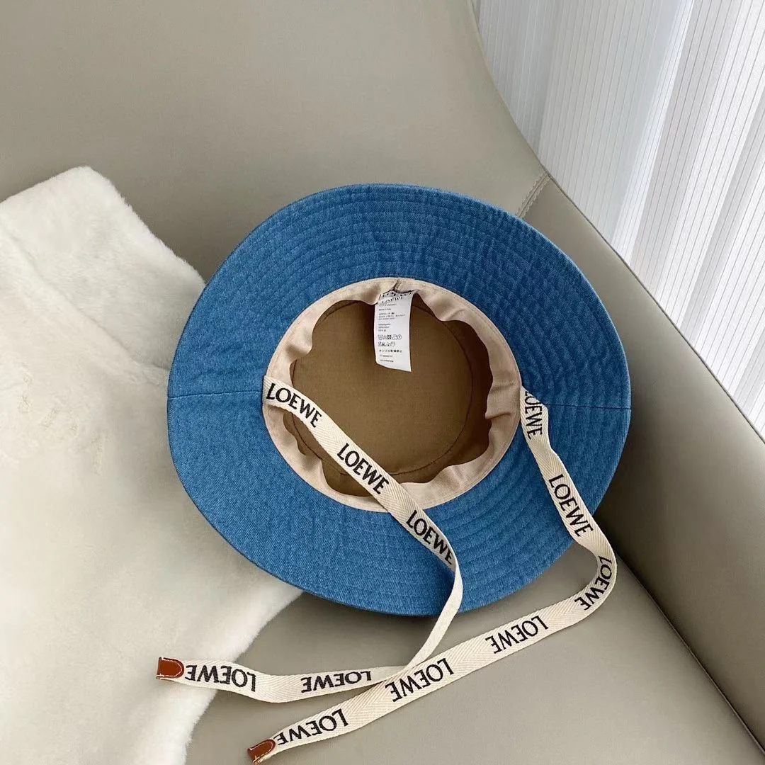 LOEWE - Рыбацкая шляпа в непринужденном стиле