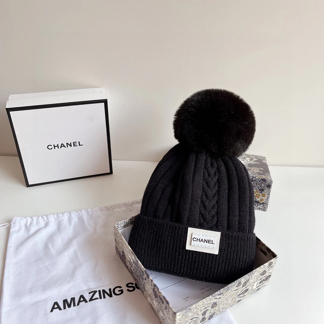 Вязаная шапка Chanel