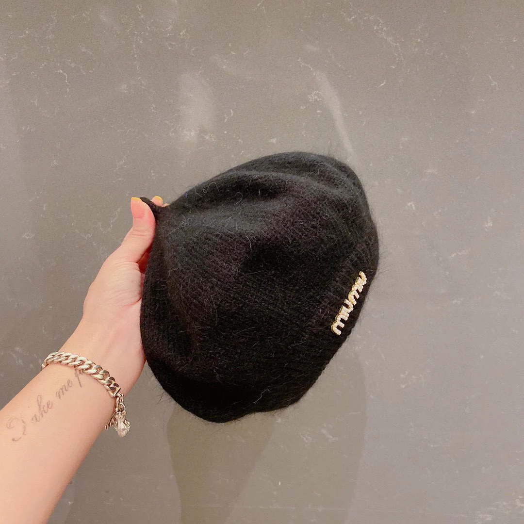 Miu Miu - Вязаный берет из кроличьего меха - Черный