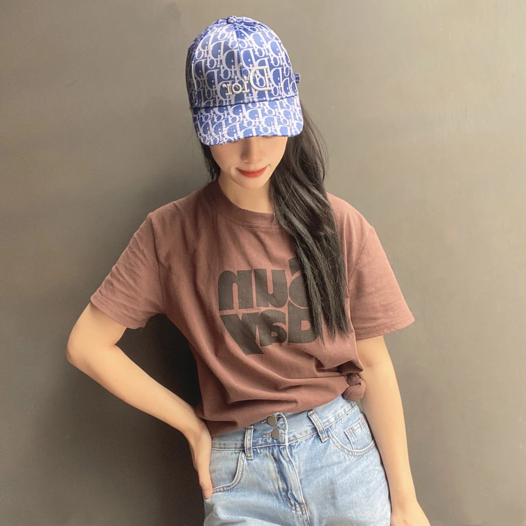 Dior - бейсболка с вышитым монограммом по всей поверхности