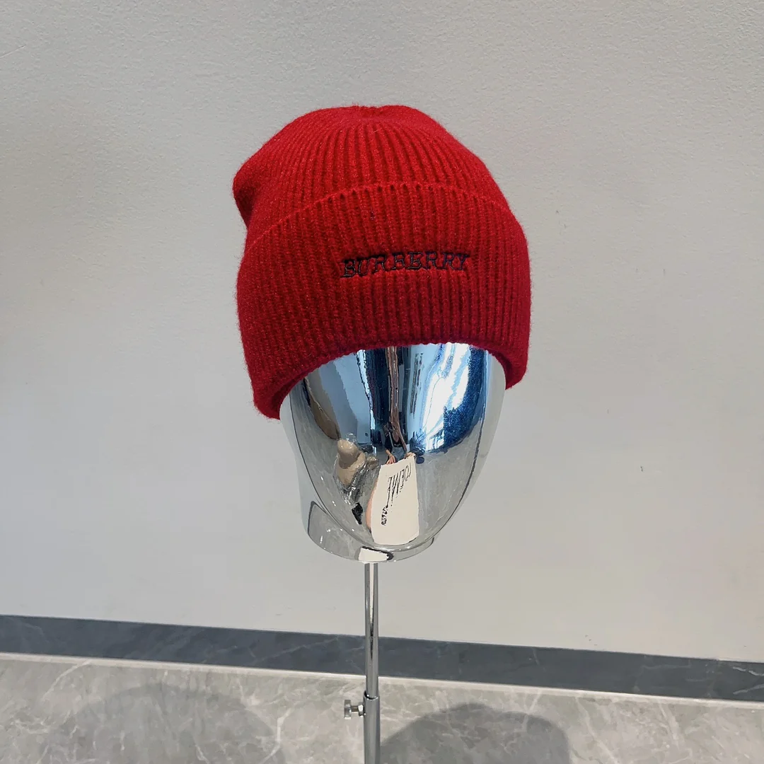 Burberry - Новая простая вязаная шапка-бини для осенне-зимнего сезона - красная
