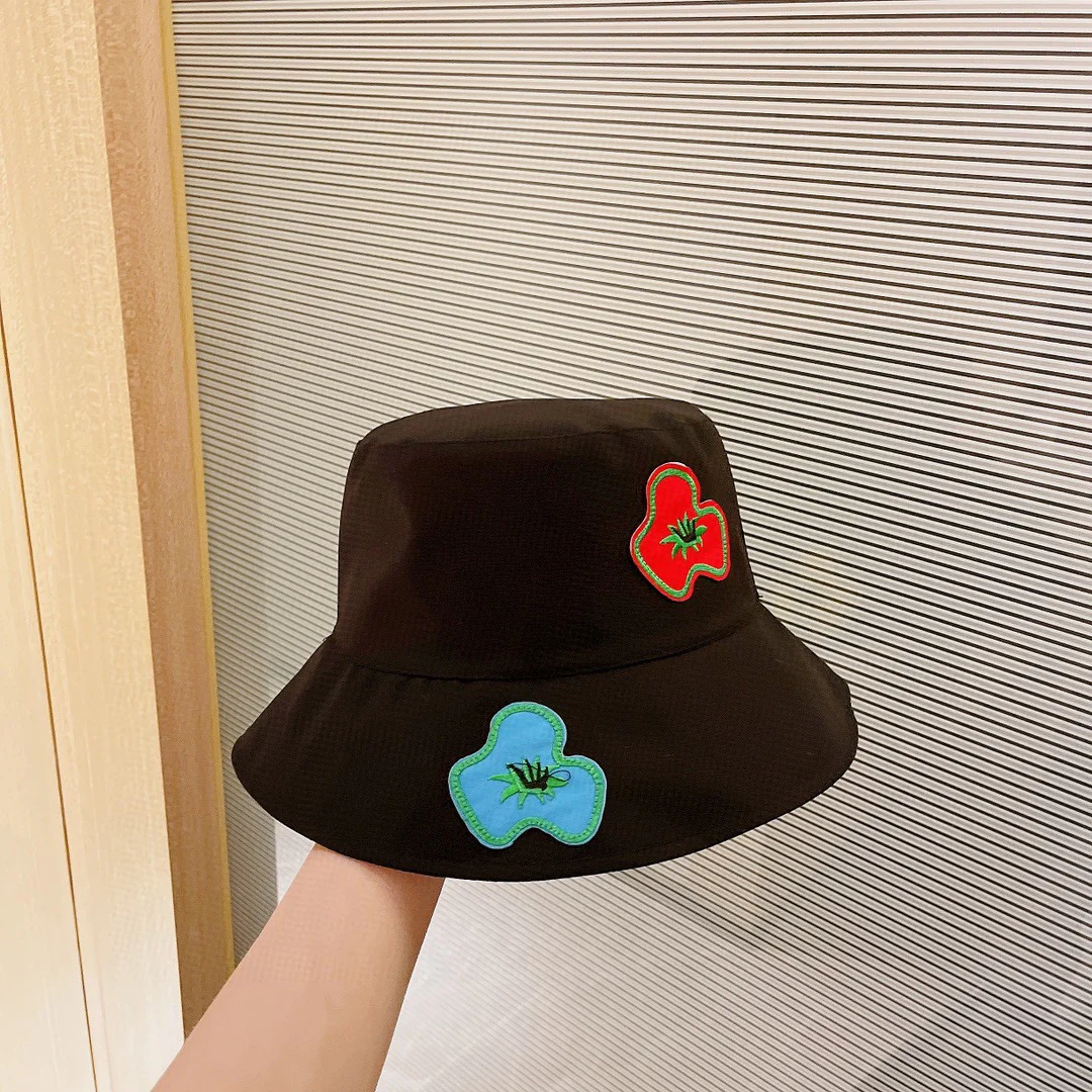 Gucci — панама, одобренная знаменитостями.