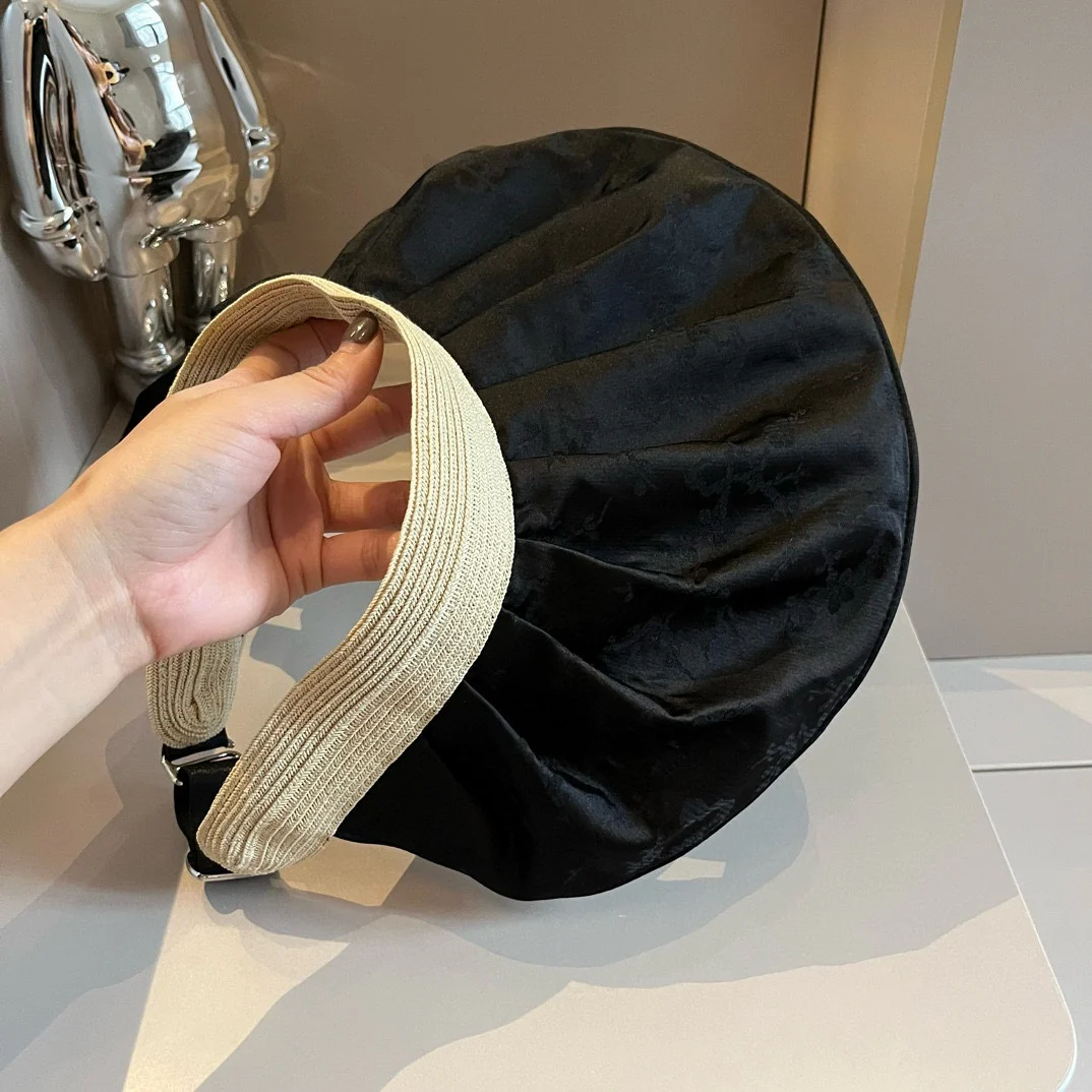 Солнцезащитная шляпа Chanel из атласа с перламутровым блеском - черная