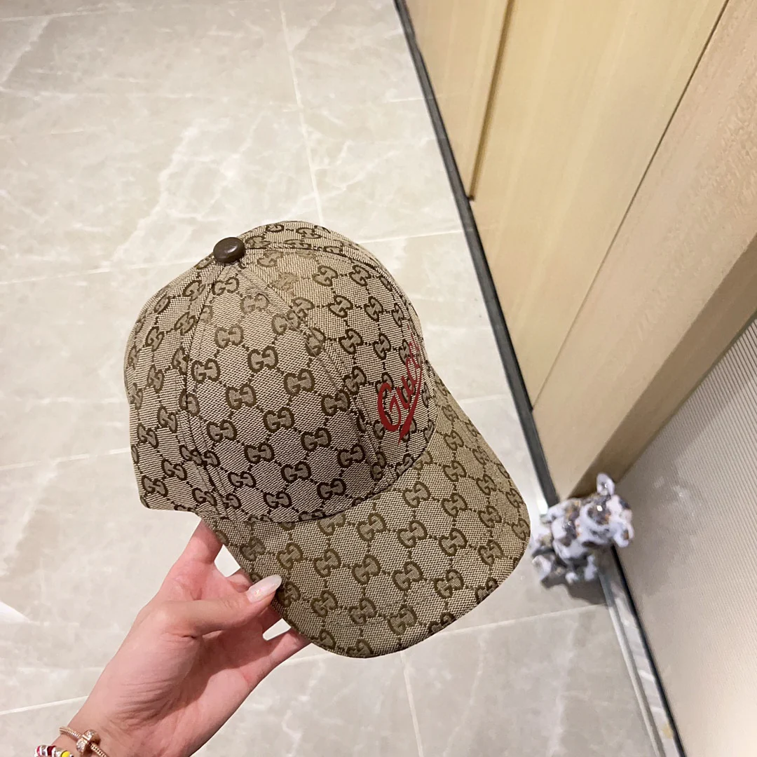 Новинка сезона весна/лето 2023 от Gucci - бейсболка с монограммой - кофейно-коричневый - 1