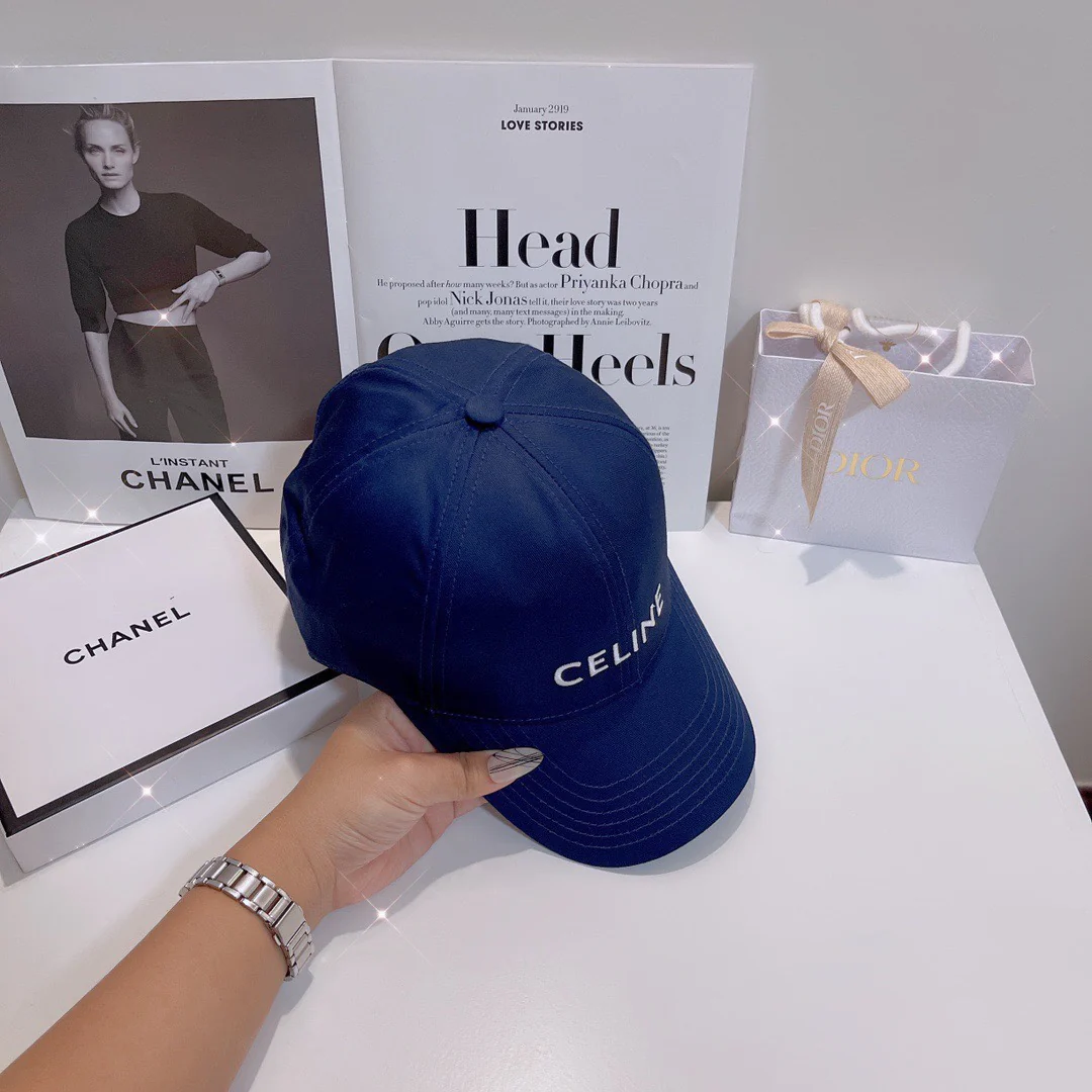 Бейсболка Celine из джинсовой ткани с вышивкой