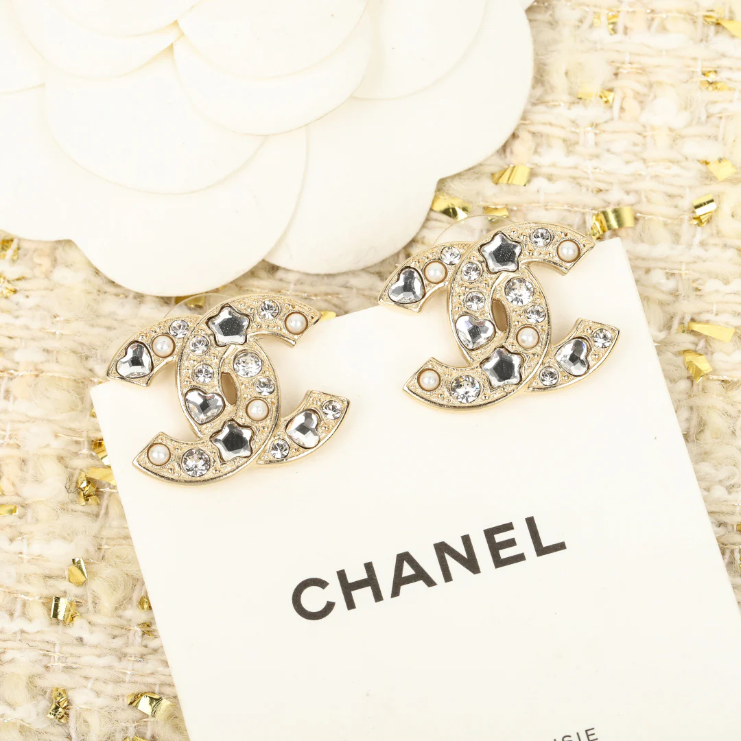 Chanel - Серьги в форме сердца, пятиконечной звезды и двойной буквы С (25 пенсов)