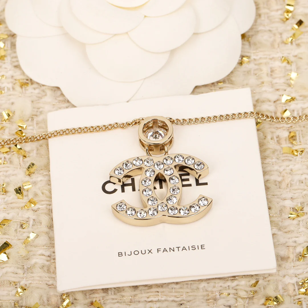 Колье Chanel 555