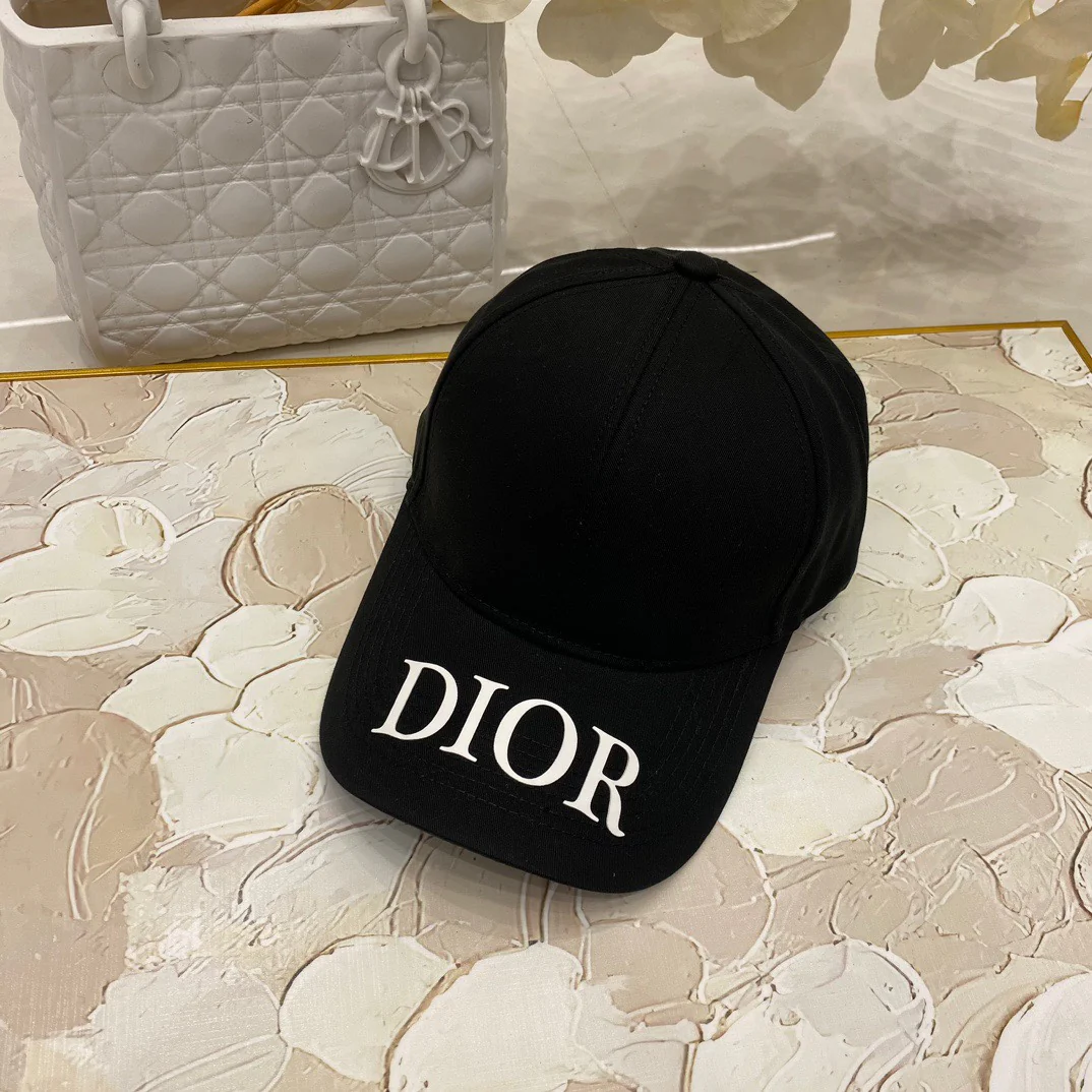 Dior - Новая бейсболка с вышитыми надписями на английском языке
