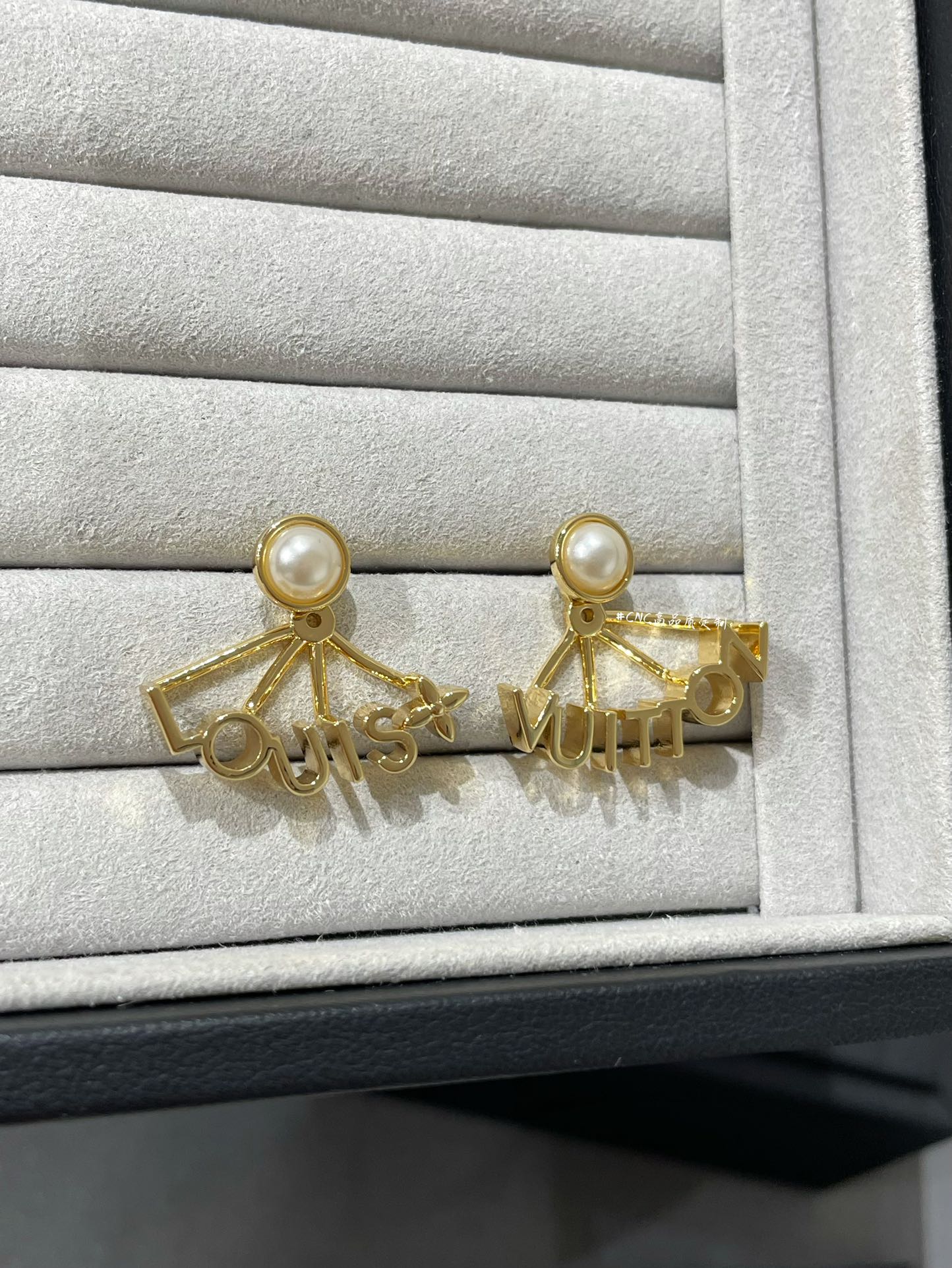 LV - Серьги 037