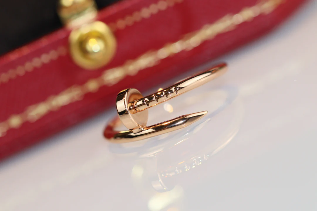 Кольцо Cartier в форме гвоздя - розовое золото - без бриллиантов