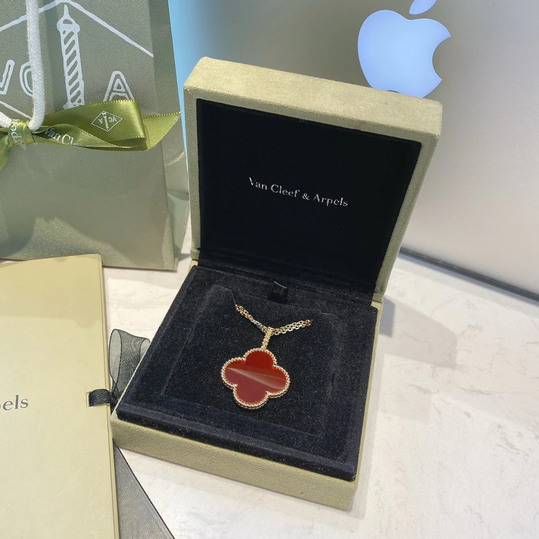 Van Vuitton - Колье 060