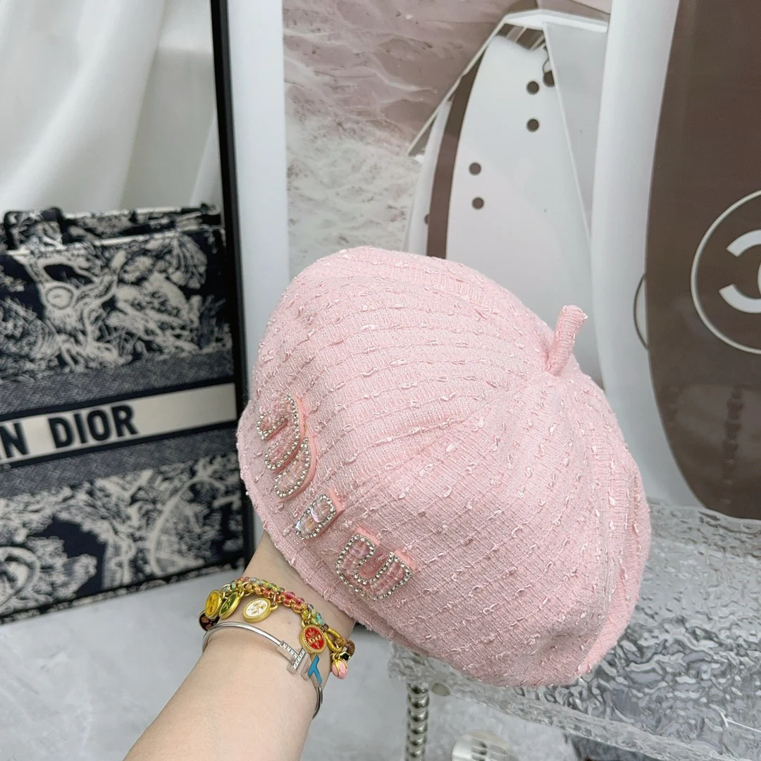 Берет Miu Miu с пайетками - розовый