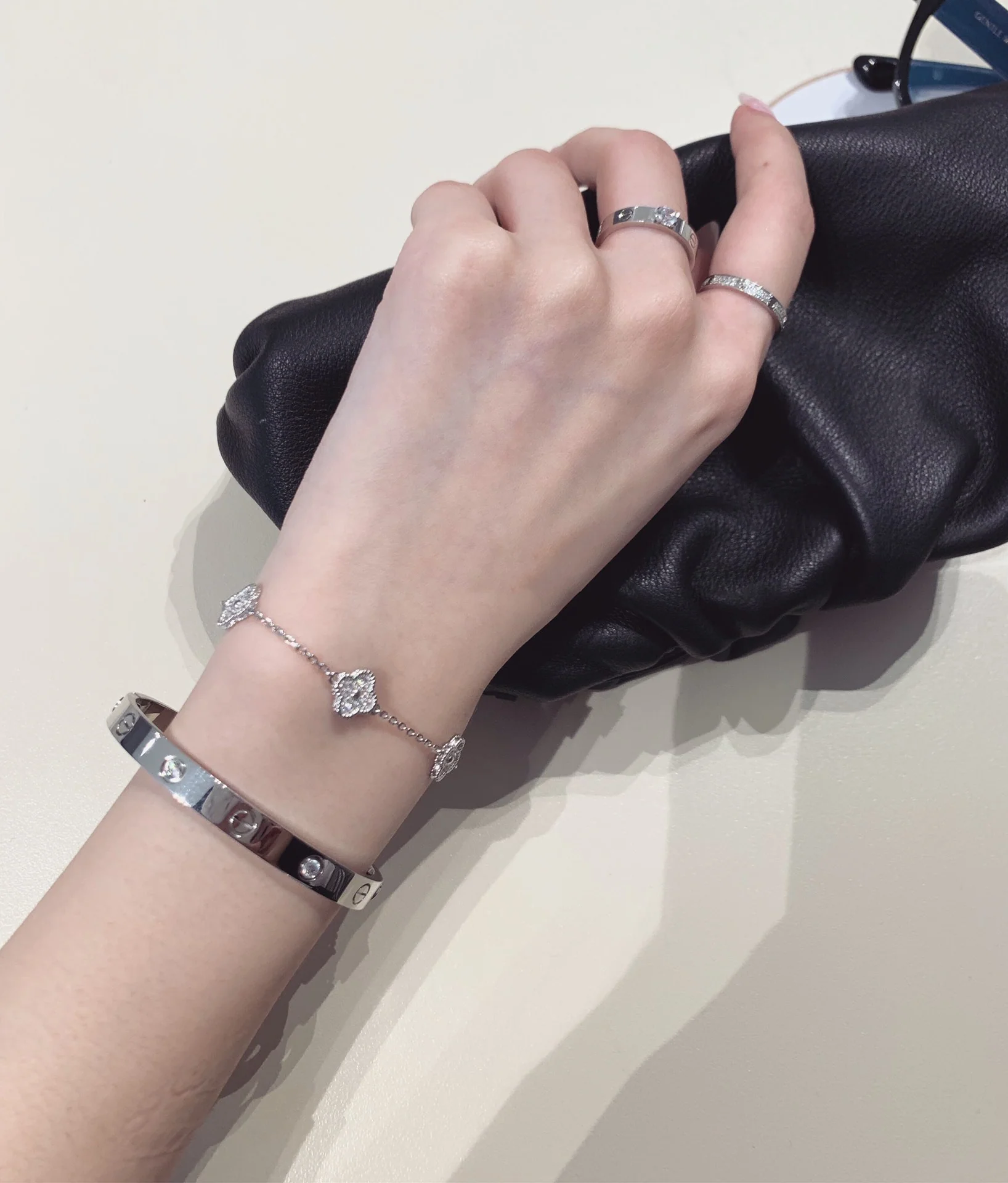 Кольцо Cartier Love Solitaire — розовое и белое золото