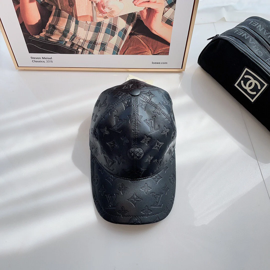 LV - Бейсболка из тисненой кожи