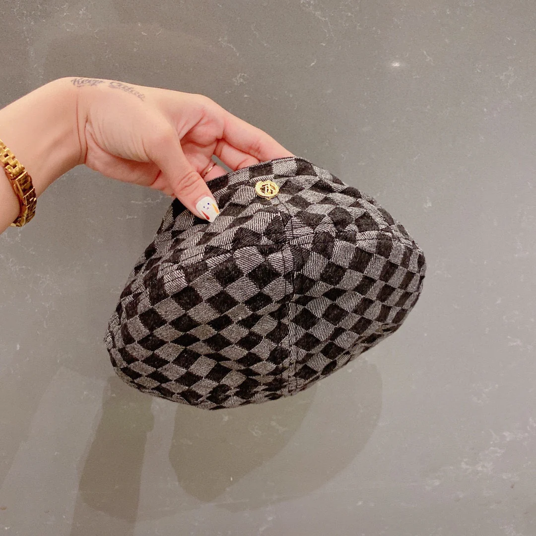 Берет LV Damier - черный