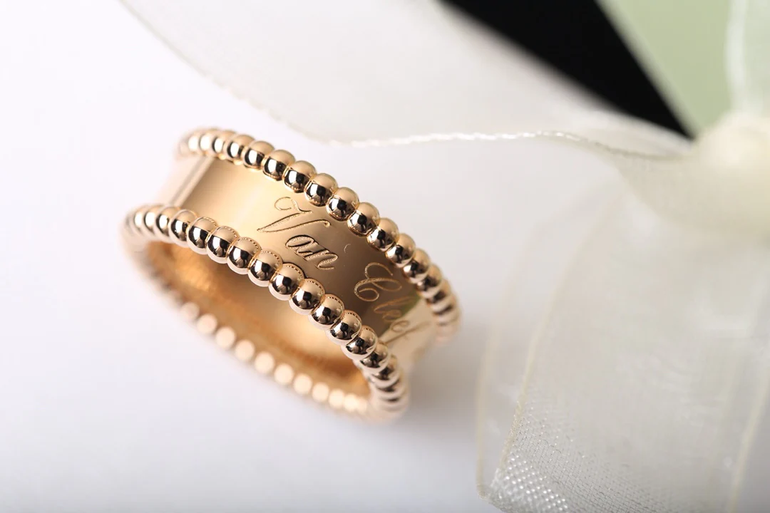 Ван Век - Кольцо 066