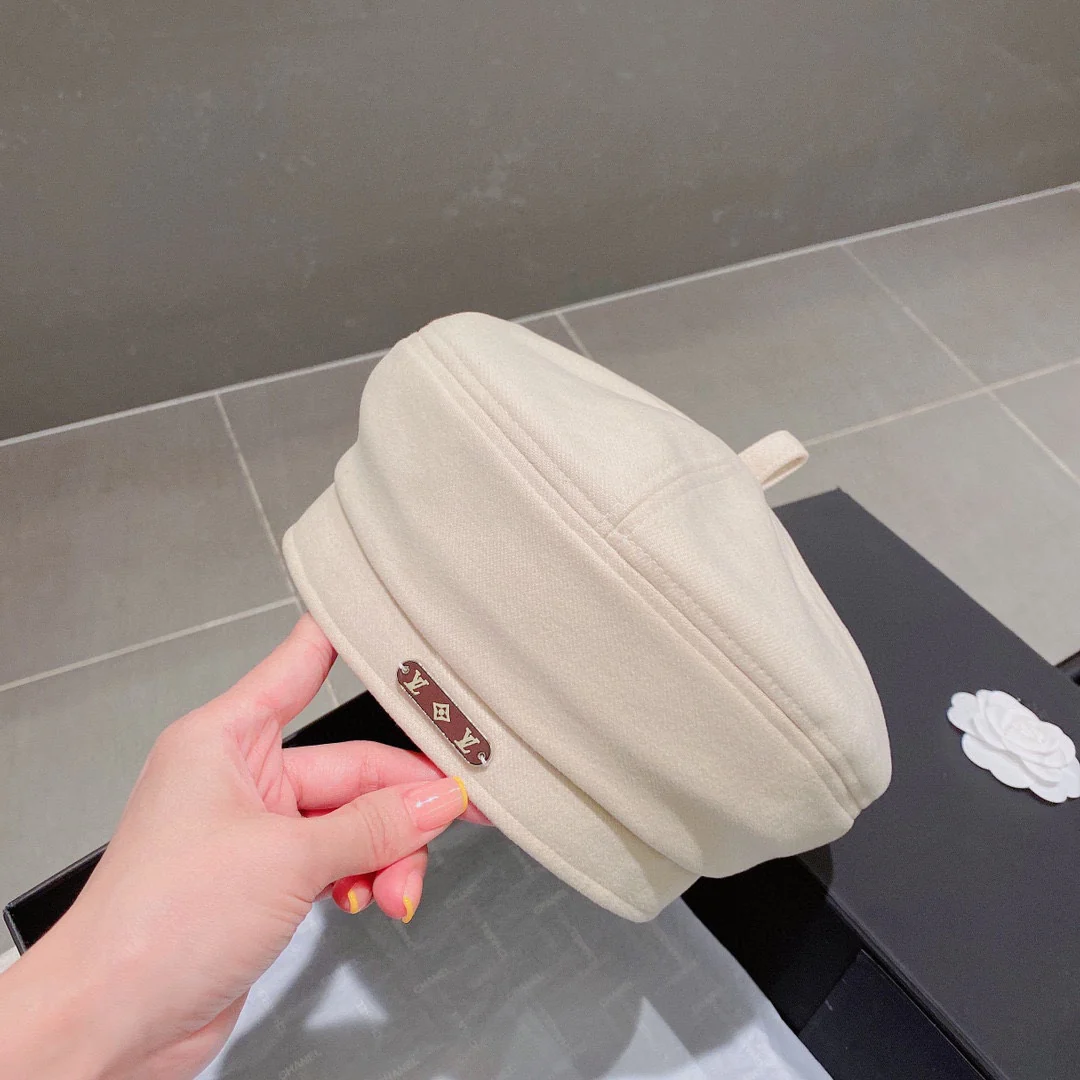 LV - Береты - Белые