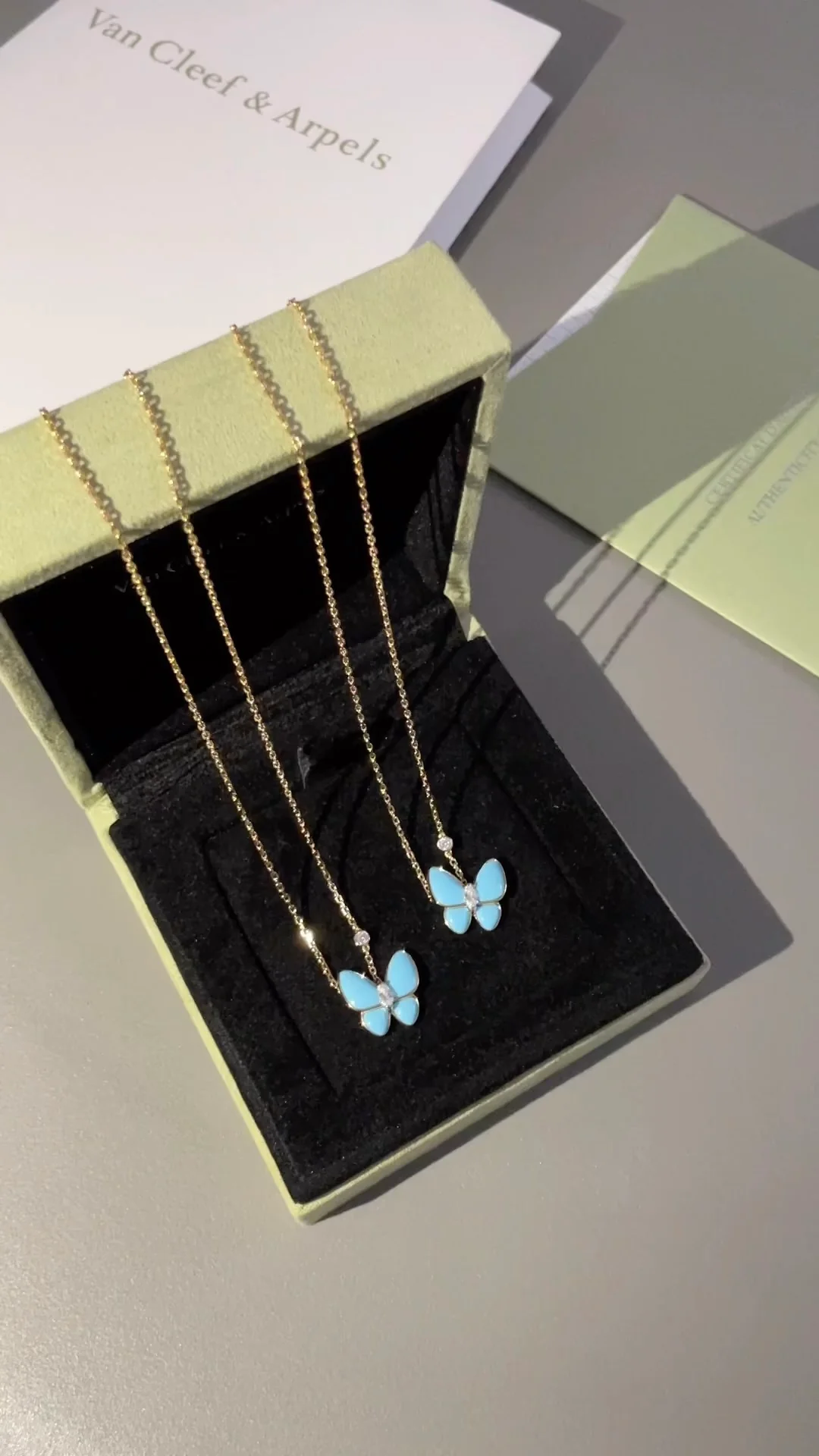 Van Vuitton - Колье 139