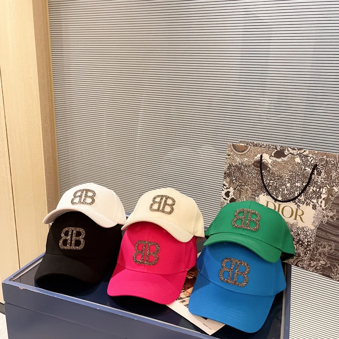 Balenciaga - Минималистичная бейсболка